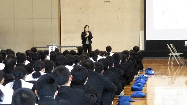 2年生保健集会(性と男女交際)