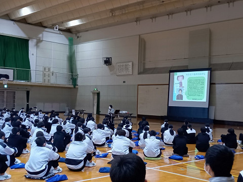 令和4年度 2年生保健集会